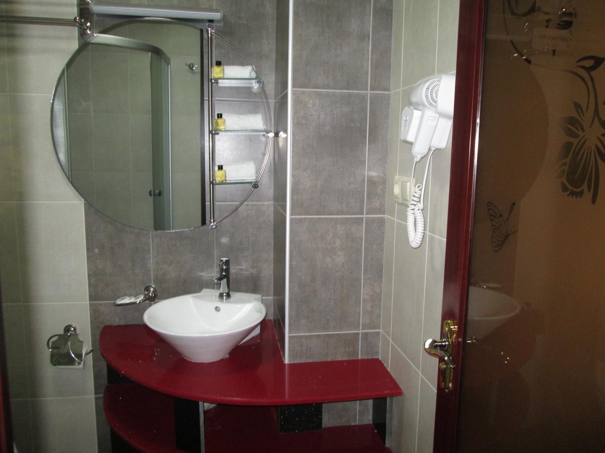Hotel Vanilla Batoemi Buitenkant foto